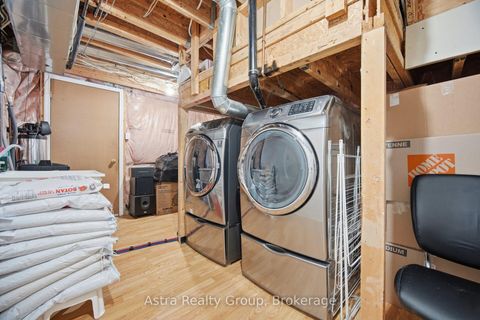 Photo 41 at 14 Daiseyfield Crescent, Vellore Village, Vaughan