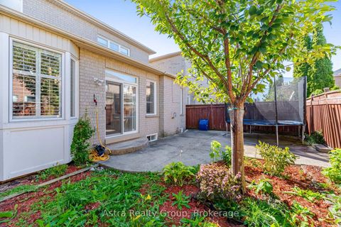 Photo 44 at 14 Daiseyfield Crescent, Vellore Village, Vaughan
