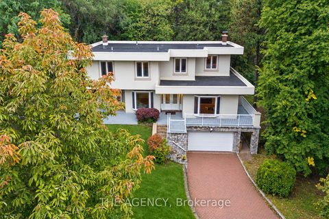 Photo 2 at 48 Silvergrove Road, Windfields, Toronto