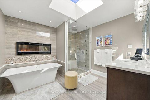 Photo 26 at 17 King Georges Road, Kingsway South, Toronto
