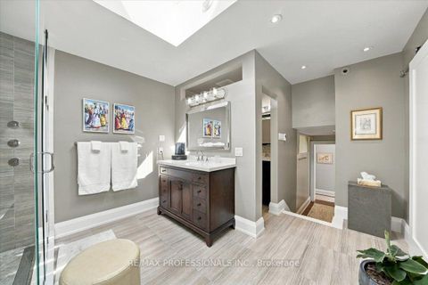 Photo 27 at 17 King Georges Road, Kingsway South, Toronto