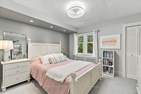 Photo 31 at 17 King Georges Road, Kingsway South, Toronto