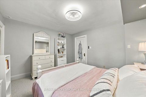 Photo 32 at 17 King Georges Road, Kingsway South, Toronto