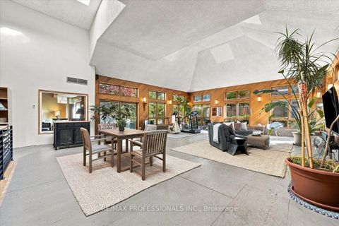 Photo 35 at 17 King Georges Road, Kingsway South, Toronto