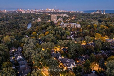 Photo 48 at 17 King Georges Road, Kingsway South, Toronto