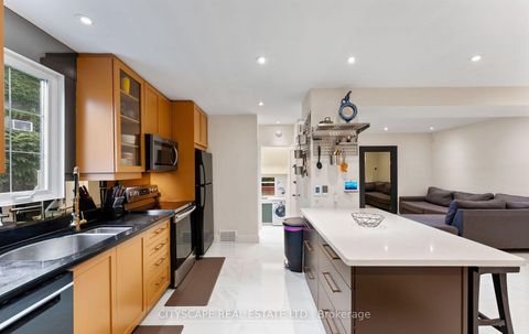 Photo 3 at 50 South Kingsway, Swansea, Toronto