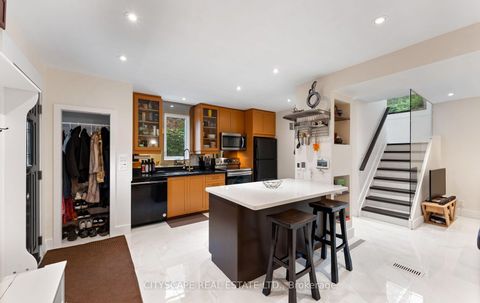 Photo 4 at 50 South Kingsway, Swansea, Toronto