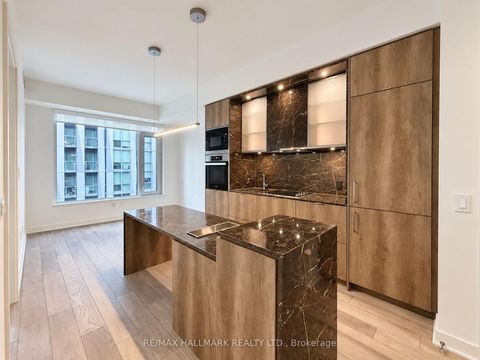 Photo 2 at 2006 - 11 Yorkville Avenue, Annex, Toronto