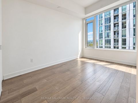 Photo 14 at 2006 - 11 Yorkville Avenue, Annex, Toronto