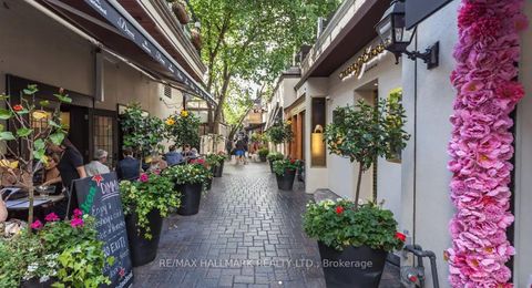 Photo 27 at 2006 - 11 Yorkville Avenue, Annex, Toronto