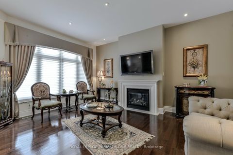 Photo 15 at 107 Headwind Boulevard, Vellore Village, Vaughan