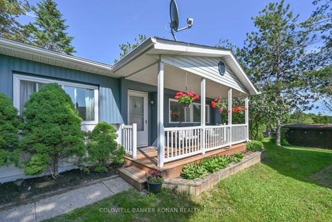 Photo 1 at 13 Hawthorne Drive, Rural Innisfil, Innisfil
