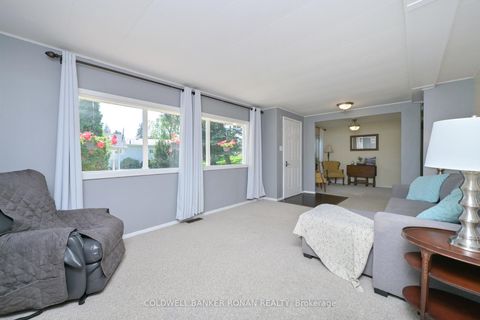 Photo 11 at 13 Hawthorne Drive, Rural Innisfil, Innisfil