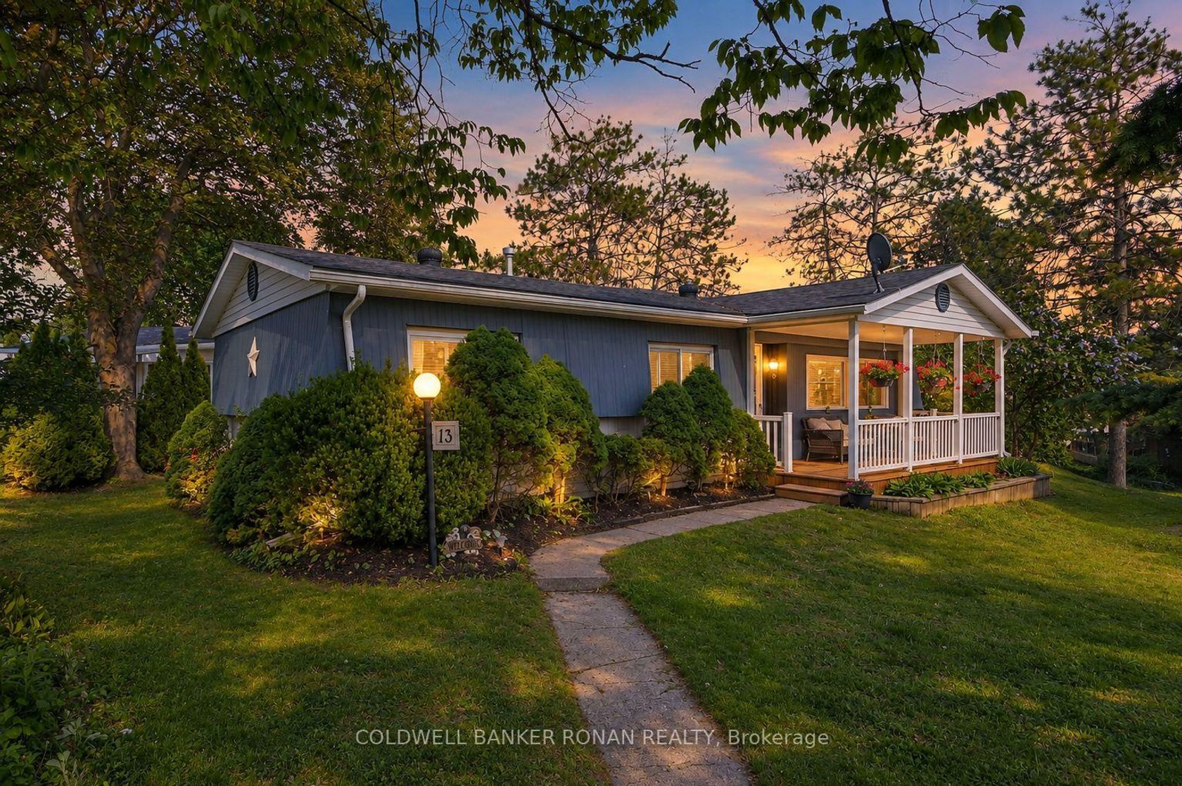 13 Hawthorne Drive, Rural Innisfil, Innisfil photo number 2