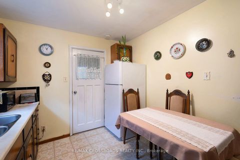 Photo 14 at 36 Mcdonald Avenue, Oakridge, Toronto