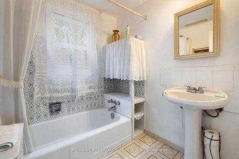 Photo 22 at 36 Mcdonald Avenue, Oakridge, Toronto