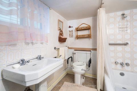 Photo 28 at 36 Mcdonald Avenue, Oakridge, Toronto