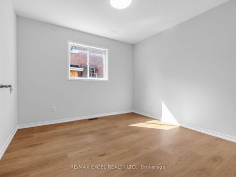 Photo 17 at 396 Cundles Road W, Northwest, Barrie