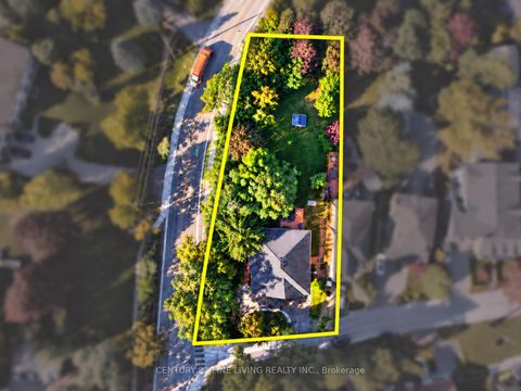 Photo 2 at 8 Lester B Pearson Street, Kleinburg, Vaughan