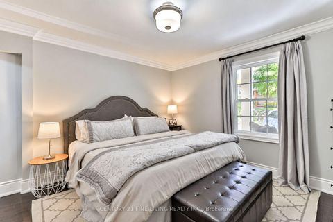 Photo 11 at 8 Lester B Pearson Street, Kleinburg, Vaughan