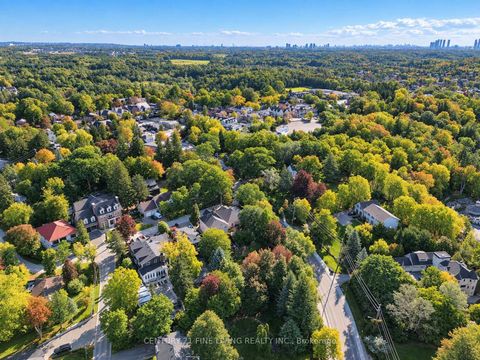 Photo 25 at 8 Lester B Pearson Street, Kleinburg, Vaughan