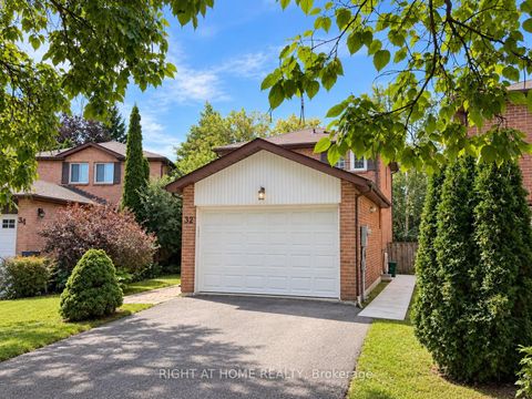 Photo 1 at 32 Aranka Court, North Richvale, Richmond Hill