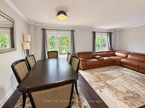 Photo 9 at 32 Aranka Court, North Richvale, Richmond Hill