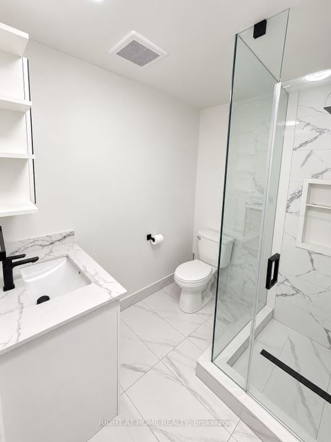 Photo 24 at 32 Aranka Court, North Richvale, Richmond Hill