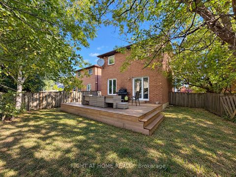 Photo 26 at 32 Aranka Court, North Richvale, Richmond Hill