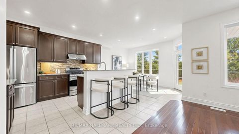 Photo 12 at 6 Tentone Court, Westbrook, Richmond Hill