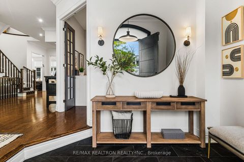Photo 4 at 95 Woodvalley Crescent, Patterson, Vaughan