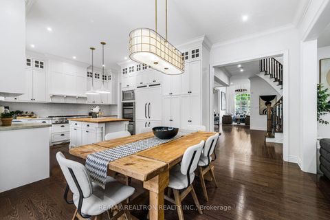 Photo 12 at 95 Woodvalley Crescent, Patterson, Vaughan