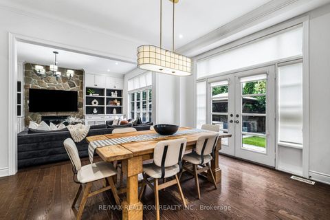 Photo 13 at 95 Woodvalley Crescent, Patterson, Vaughan