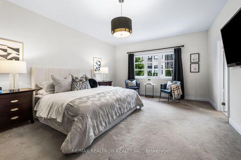 Photo 17 at 95 Woodvalley Crescent, Patterson, Vaughan