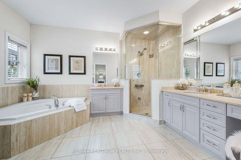 Photo 18 at 95 Woodvalley Crescent, Patterson, Vaughan
