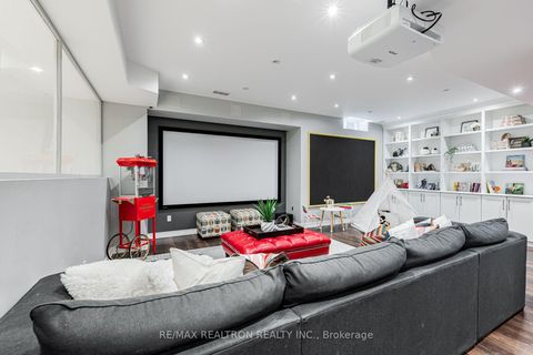 Photo 27 at 95 Woodvalley Crescent, Patterson, Vaughan