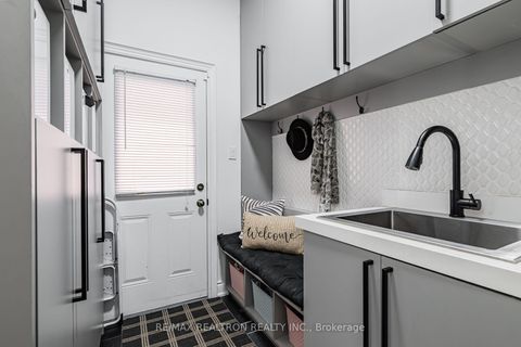 Photo 29 at 95 Woodvalley Crescent, Patterson, Vaughan