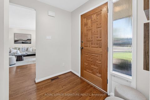 Photo 2 at 28 Candlewood Crescent, York University Heights, Toronto
