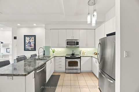 Photo 6 at 301 - 562 Eglinton Avenue E, Mount Pleasant East, Toronto