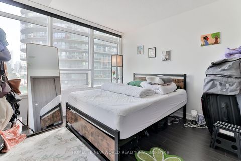 Photo 7 at 812 - 17 Bathurst Street, Waterfront Communities C1, Toronto