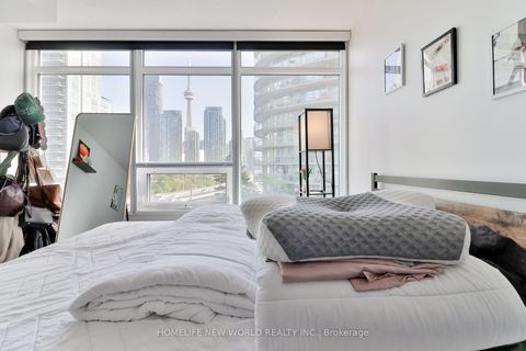 Photo 9 at 812 - 17 Bathurst Street, Waterfront Communities C1, Toronto