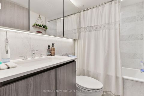 Photo 10 at 812 - 17 Bathurst Street, Waterfront Communities C1, Toronto
