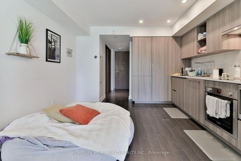 Photo 11 at 812 - 17 Bathurst Street, Waterfront Communities C1, Toronto