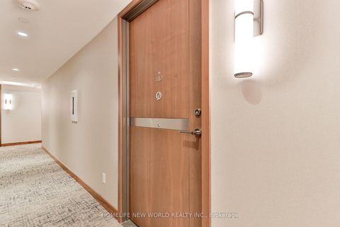 Photo 17 at 812 - 17 Bathurst Street, Waterfront Communities C1, Toronto