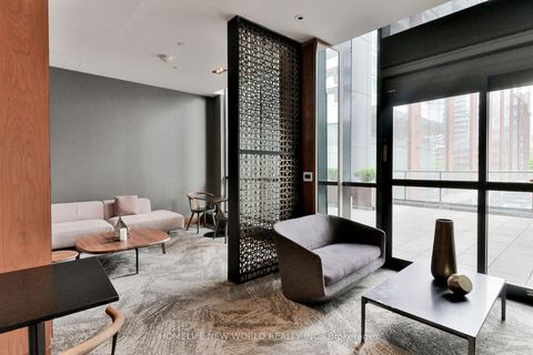 Photo 20 at 812 - 17 Bathurst Street, Waterfront Communities C1, Toronto