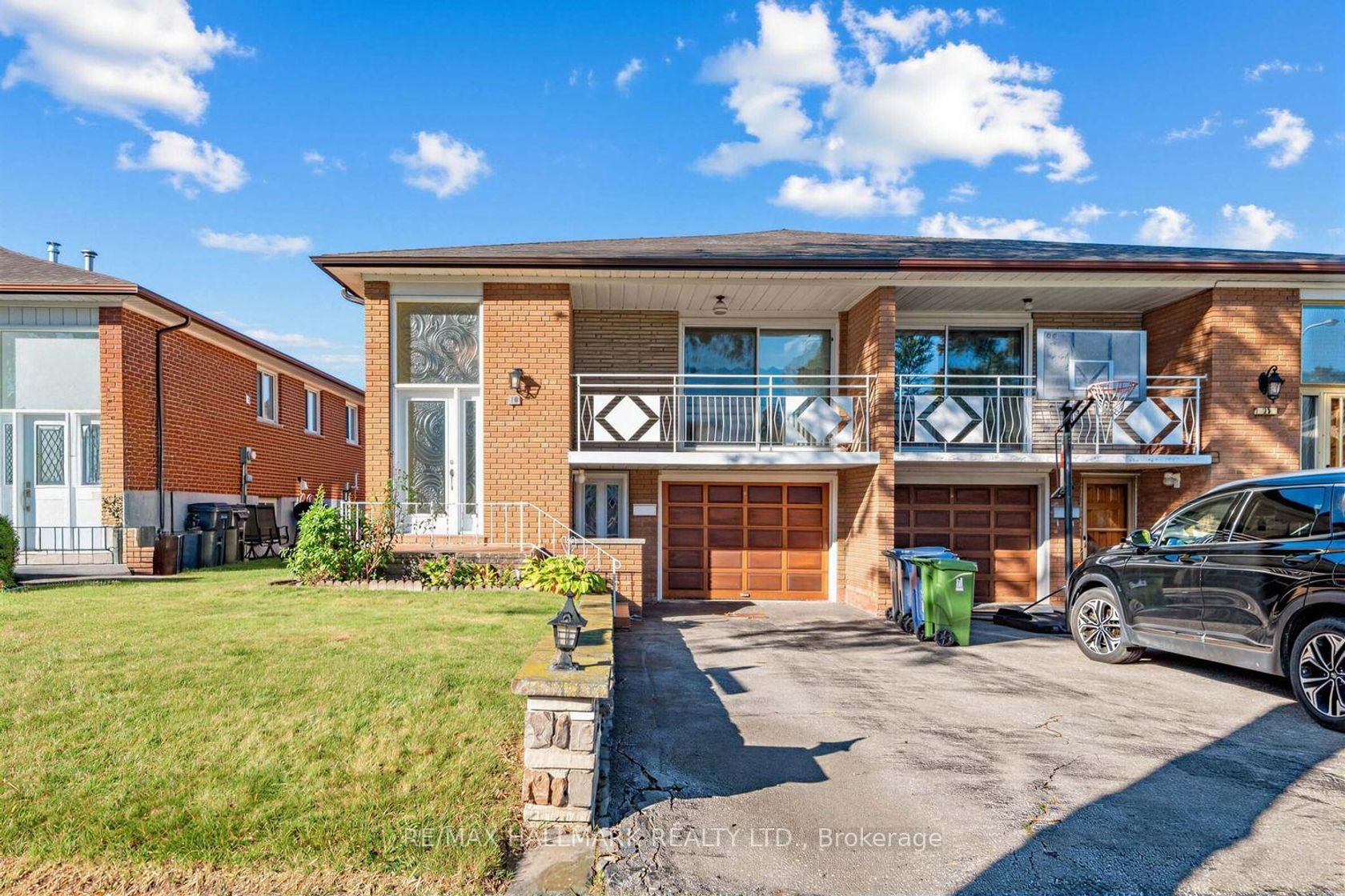 18 Sorlyn Avenue, Rustic, Toronto 