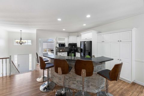 Photo 8 at 30 Dove Crescent, Ardagh, Barrie
