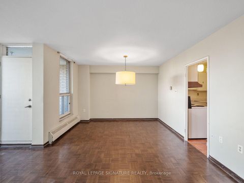 Photo 4 at 404 - 130 Neptune Drive, Lawrence, Toronto