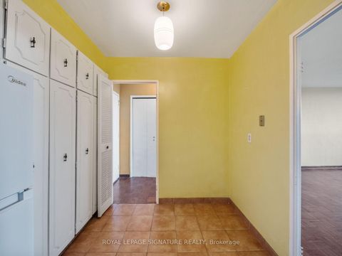 Photo 9 at 404 - 130 Neptune Drive, Lawrence, Toronto