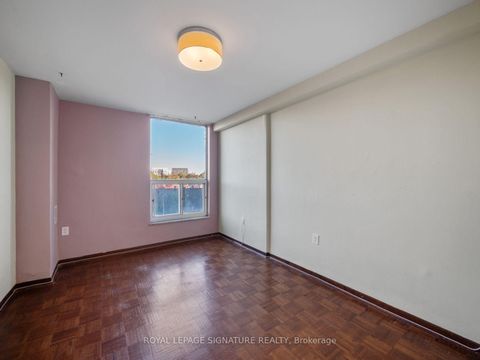 Photo 16 at 404 - 130 Neptune Drive, Lawrence, Toronto